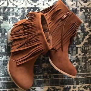 BbKd Fashion Suede Fringe Booties